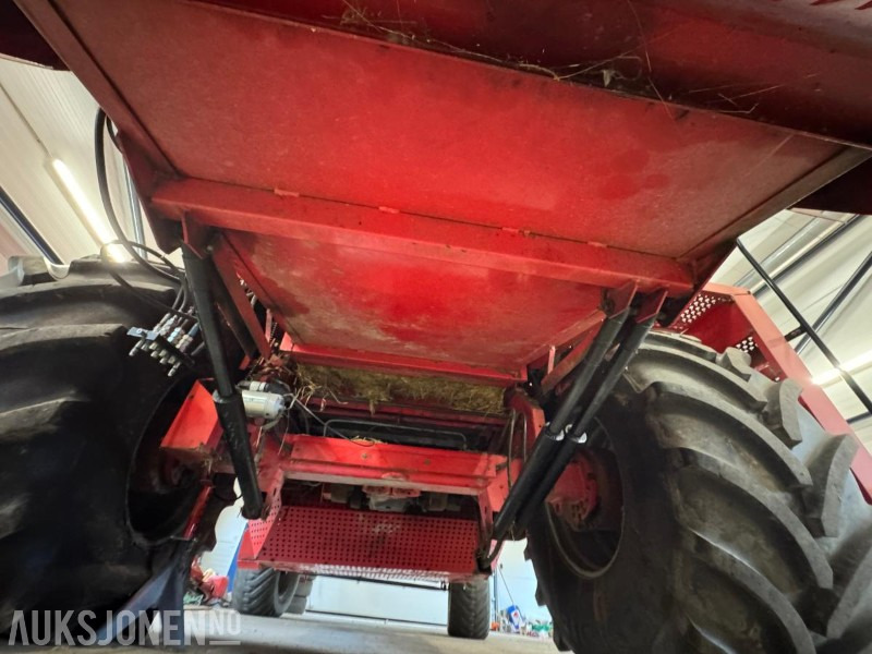 1996 Massey Ferguson MF 34 skurtresker 1996 Massey Ferguson MF 34 skurtresker: صورة 20 1996 Massey Ferguson MF 34 skurtresker 1996 Massey Ferguson MF 34 skurtresker: صورة 20