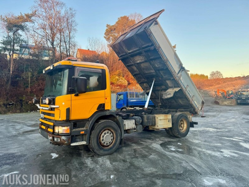 1998 Scania P-serie - 4x2 - Tippbil - Eu-godkjent til 08/26 - Km: 335523 - شاحنة قلاب: صورة 2 1998 Scania P-serie - 4x2 - Tippbil - Eu-godkjent til 08/26 - Km: 335523 - شاحنة قلاب: صورة 2