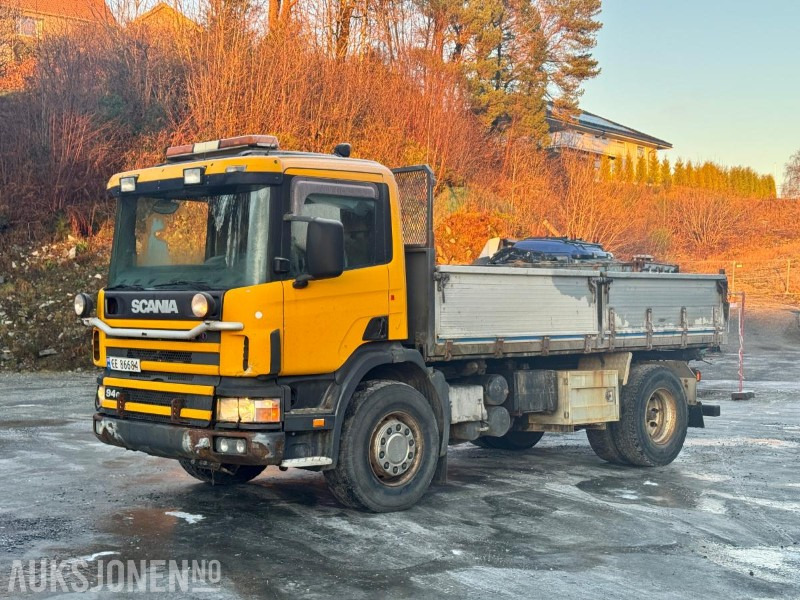 1998 Scania P-serie - 4x2 - Tippbil - Eu-godkjent til 08/26 - Km: 335523 - شاحنة قلاب: صورة 1 1998 Scania P-serie - 4x2 - Tippbil - Eu-godkjent til 08/26 - Km: 335523 - شاحنة قلاب: صورة 1