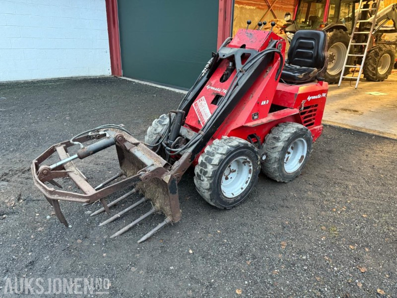 1999 Agromatic 740 Minilaster m/Silograbb/krokodille - الآلات الزراعية: صورة 1 1999 Agromatic 740 Minilaster m/Silograbb/krokodille - الآلات الزراعية: صورة 1