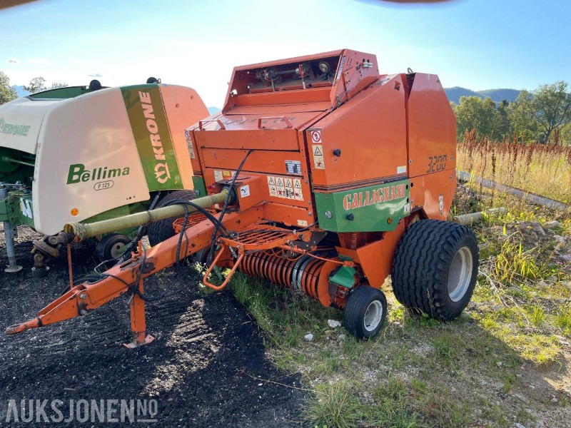 1999 Gallignani 3200 Rundballepresse selges som reparasjons objekt - الآلات الزراعية: صورة 3 1999 Gallignani 3200 Rundballepresse selges som reparasjons objekt - الآلات الزراعية: صورة 3