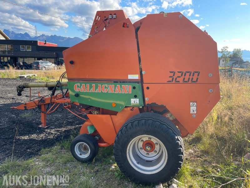1999 Gallignani 3200 Rundballepresse selges som reparasjons objekt - الآلات الزراعية: صورة 4 1999 Gallignani 3200 Rundballepresse selges som reparasjons objekt - الآلات الزراعية: صورة 4