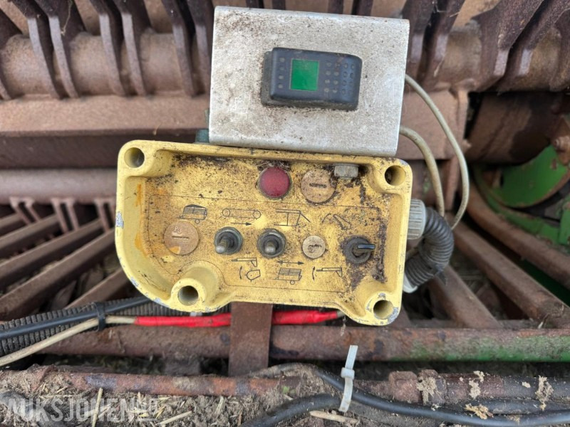 2 stk 1996 Krone Titan silo /lessevogner - الآلات الزراعية: صورة 3 2 stk 1996 Krone Titan silo /lessevogner - الآلات الزراعية: صورة 3