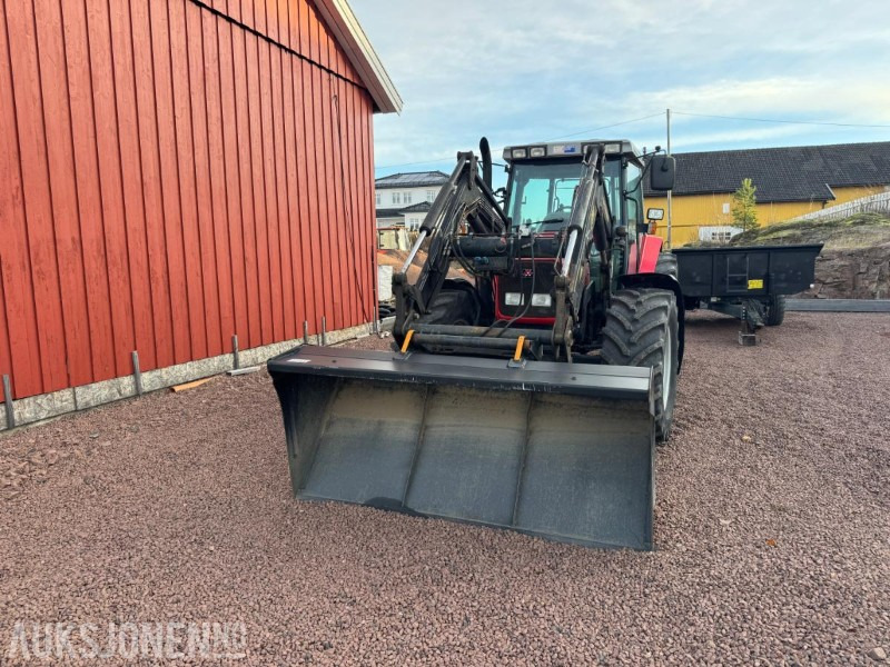 2000 Massey Ferguson 6265 Traktor med Frotlaster og skjær - جرار: صورة 2 2000 Massey Ferguson 6265 Traktor med Frotlaster og skjær - جرار: صورة 2