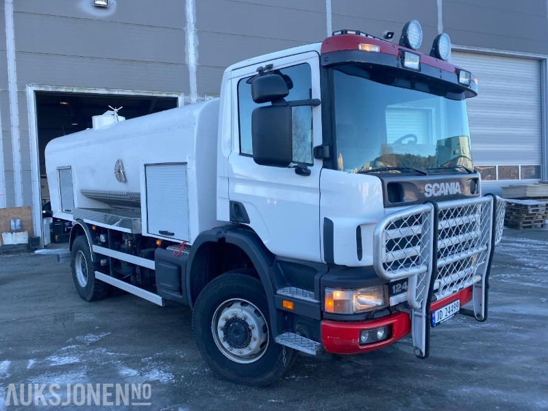 2000 Scania P-serie - Spylebil - Nyrestaurert - 4x4 - آلية المنفعة/ مركبة خاصة: صورة 2 2000 Scania P-serie - Spylebil - Nyrestaurert - 4x4 - آلية المنفعة/ مركبة خاصة: صورة 2