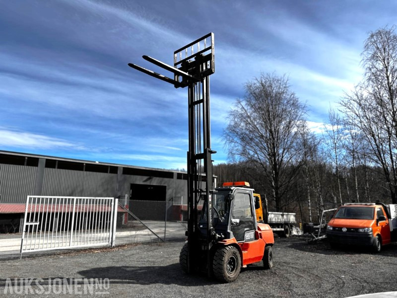 2000 Toyota 42-7FD40 dieseldrevet gaffeltruck - معدات المناولة: صورة 1 2000 Toyota 42-7FD40 dieseldrevet gaffeltruck - معدات المناولة: صورة 1