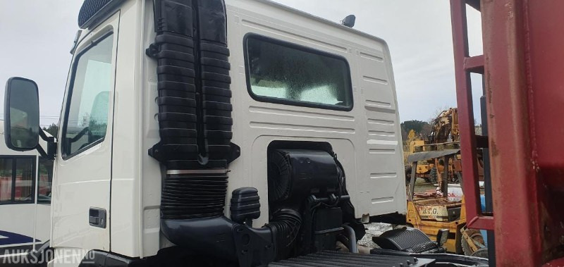 2000 Volvo FM-12 MED KASSE OG MASKINFLAK - شاحنة ذات خطاف: صورة 5 2000 Volvo FM-12 MED KASSE OG MASKINFLAK - شاحنة ذات خطاف: صورة 5