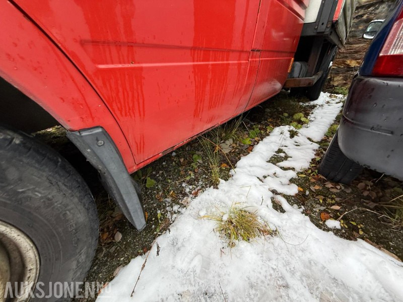 2001 Mercedes-Benz Sprinter 616CD1/40DOKA - Dobbelkabin med plan - Webasto - 6 Seter - 331000KM - شاحنة التوصيل: صورة 3 2001 Mercedes-Benz Sprinter 616CD1/40DOKA - Dobbelkabin med plan - Webasto - 6 Seter - 331000KM - شاحنة التوصيل: صورة 3