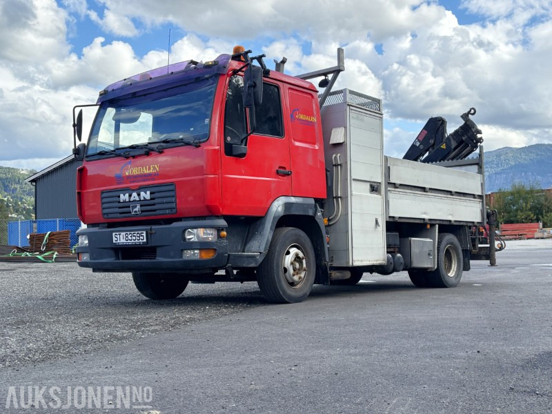 2003 MAN 12.225 LC kranbil / stolpebil / planbil med bakmontert kran - KUN 105 987 km!!! - شاحنة كرين: صورة 1 2003 MAN 12.225 LC kranbil / stolpebil / planbil med bakmontert kran - KUN 105 987 km!!! - شاحنة كرين: صورة 1