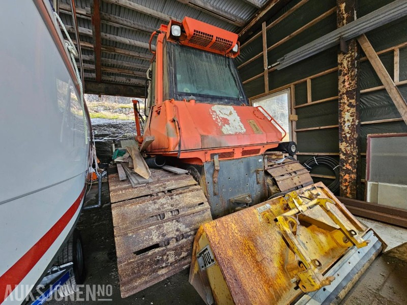 2003 NEW HOLLAND D180 BULLDOZER - معدات البناء: صورة 2 2003 NEW HOLLAND D180 BULLDOZER - معدات البناء: صورة 2