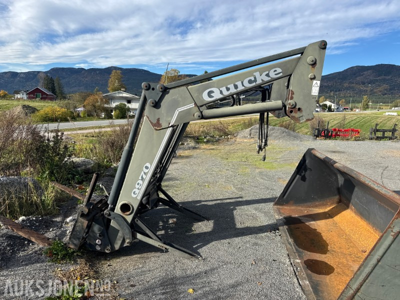 2003 Quicke UM Frontlaster for traktor - الآلات الزراعية: صورة 2 2003 Quicke UM Frontlaster for traktor - الآلات الزراعية: صورة 2