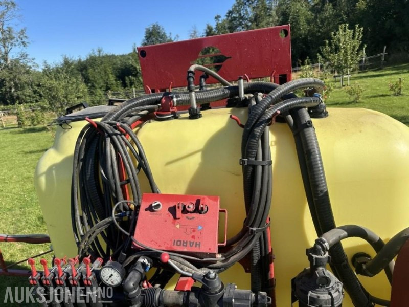 2004 Hardi 85001000 Master serial no 9262 year 2004 - الآلات الزراعية: صورة 4 2004 Hardi 85001000 Master serial no 9262 year 2004 - الآلات الزراعية: صورة 4