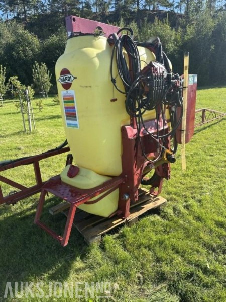 2004 Hardi 85001000 Master serial no 9262 year 2004 - الآلات الزراعية: صورة 1 2004 Hardi 85001000 Master serial no 9262 year 2004 - الآلات الزراعية: صورة 1