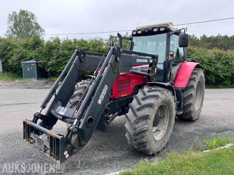 2004 Massey Ferguson 6480 Dynashift - Frontlaster med hydraulisk redskapslås - Fronthydraulikk - 40 km - Fjærende hytte - tredje funksjon - جرار: صورة 1 2004 Massey Ferguson 6480 Dynashift - Frontlaster med hydraulisk redskapslås - Fronthydraulikk - 40 km - Fjærende hytte - tredje funksjon - جرار: صورة 1