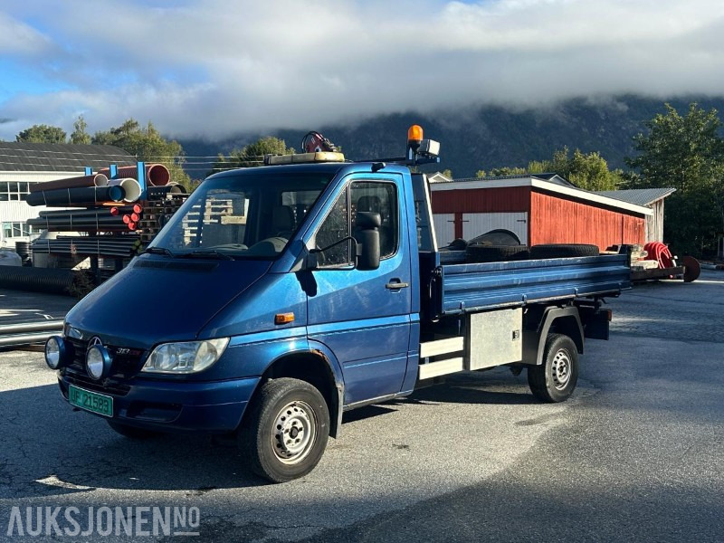 2004 Mercedes-Benz 313 CDI SPRINTER 2.1-129 D - 4X4 - Kran - Tippkasse - 173782 km - شاحنة مفتوحة: صورة 1 2004 Mercedes-Benz 313 CDI SPRINTER 2.1-129 D - 4X4 - Kran - Tippkasse - 173782 km - شاحنة مفتوحة: صورة 1
