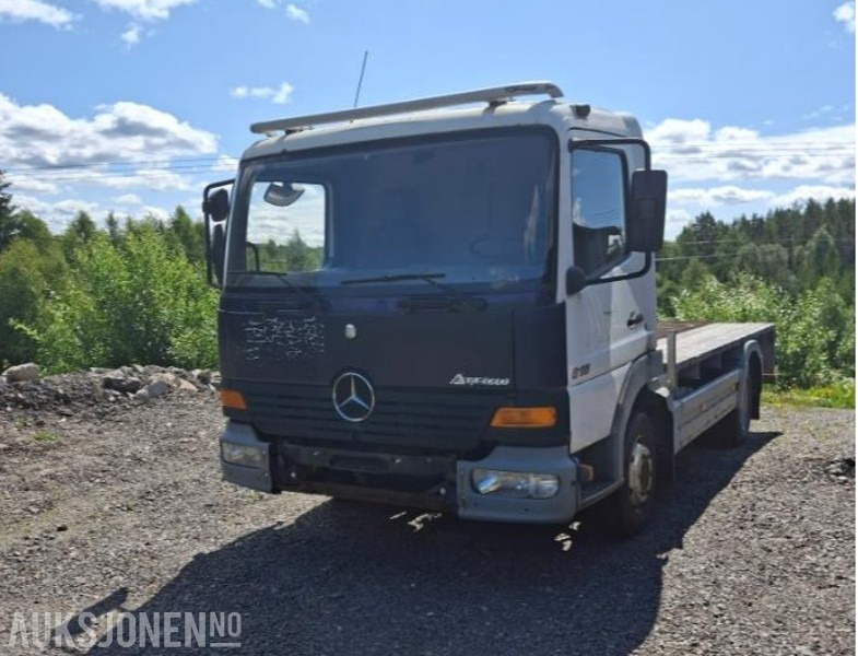 2004 Mercedes-Benz 4X2 ATEGO - شاحنات مسطحة: صورة 1 2004 Mercedes-Benz 4X2 ATEGO - شاحنات مسطحة: صورة 1