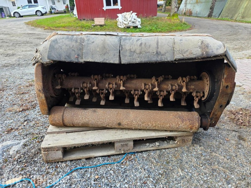 2005 G. Dücker GmbH & Co. KG MKT 13 R hydraulisk beitepuss / kantklipper - الآلات الزراعية: صورة 1 2005 G. Dücker GmbH & Co. KG MKT 13 R hydraulisk beitepuss / kantklipper - الآلات الزراعية: صورة 1