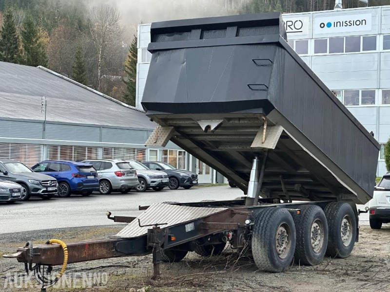 2005 Maur Bilpåbygg tippkjerre / trippelkjerre - عربة مقطورة: صورة 1 2005 Maur Bilpåbygg tippkjerre / trippelkjerre - عربة مقطورة: صورة 1