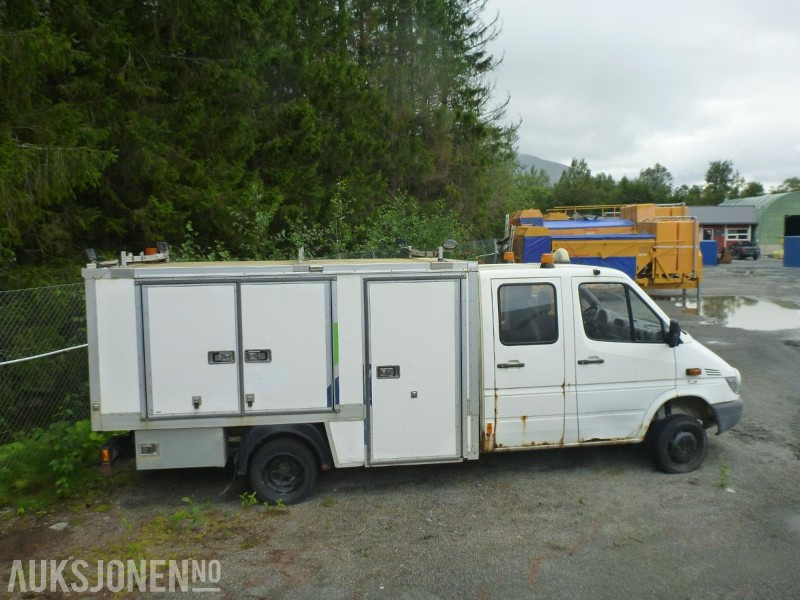 2005 Mercedes-Benz Sprinter 416 CDI Doka 4*4 - شاحنة مقفلة: صورة 4 2005 Mercedes-Benz Sprinter 416 CDI Doka 4*4 - شاحنة مقفلة: صورة 4