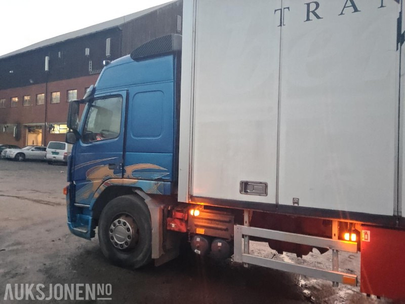 2005 Volvo FM9 - شاحنة مقفلة: صورة 4 2005 Volvo FM9 - شاحنة مقفلة: صورة 4