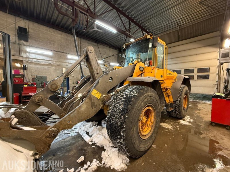 2006 Volvo L120E Hjullaster - Skuff - Vekt - S.smøring - 3438T - اللودر بعجل: صورة 1 2006 Volvo L120E Hjullaster - Skuff - Vekt - S.smøring - 3438T - اللودر بعجل: صورة 1