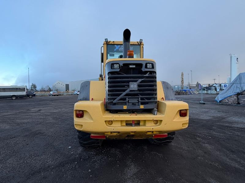 2006 Volvo L90E hjullaster - Sentralsmøring - Joystick - Tilleggshydraulikk - Stort BM Feste - اللودر بعجل: صورة 4 2006 Volvo L90E hjullaster - Sentralsmøring - Joystick - Tilleggshydraulikk - Stort BM Feste - اللودر بعجل: صورة 4