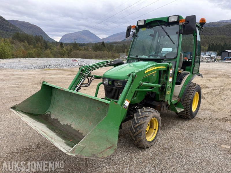 2007 John Deere 2320 Minitraktor / Kompakttraktor 2316 timer. Mykje ekstrautstyr - جرار: صورة 1 2007 John Deere 2320 Minitraktor / Kompakttraktor 2316 timer. Mykje ekstrautstyr - جرار: صورة 1