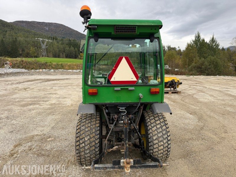 2007 John Deere 2320 Minitraktor / Kompakttraktor 2316 timer. Mykje ekstrautstyr - جرار: صورة 4 2007 John Deere 2320 Minitraktor / Kompakttraktor 2316 timer. Mykje ekstrautstyr - جرار: صورة 4