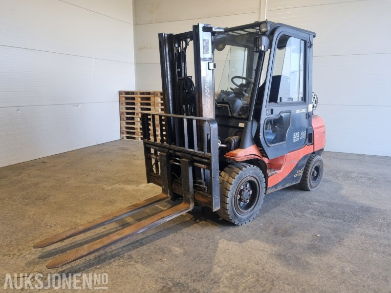 2007 Toyota 02-7FGF30 gasstruck 3T 5170 timer - معدات المناولة: صورة 1 2007 Toyota 02-7FGF30 gasstruck 3T 5170 timer - معدات المناولة: صورة 1