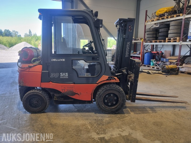 2007 Toyota 02-7FGF30 gasstruck 3T 5170 timer - معدات المناولة: صورة 4 2007 Toyota 02-7FGF30 gasstruck 3T 5170 timer - معدات المناولة: صورة 4