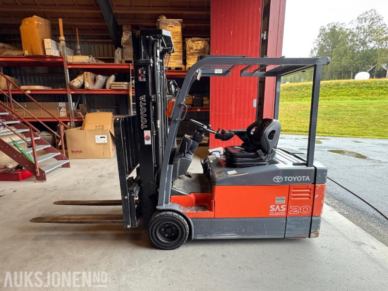 2007 Toyota 7FBEF20 elektrisk truck / 5 meter løftehøyde / Nylig godkjent - معدات المناولة: صورة 2 2007 Toyota 7FBEF20 elektrisk truck / 5 meter løftehøyde / Nylig godkjent - معدات المناولة: صورة 2