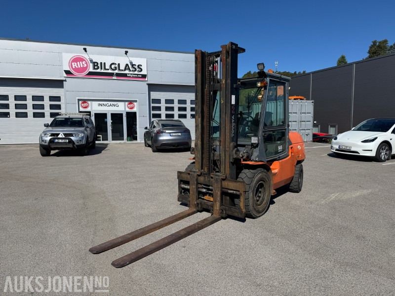 2008 Toyota 02-7FD45 Motvektstruck - Gaffeltruck - معدات المناولة: صورة 1 2008 Toyota 02-7FD45 Motvektstruck - Gaffeltruck - معدات المناولة: صورة 1