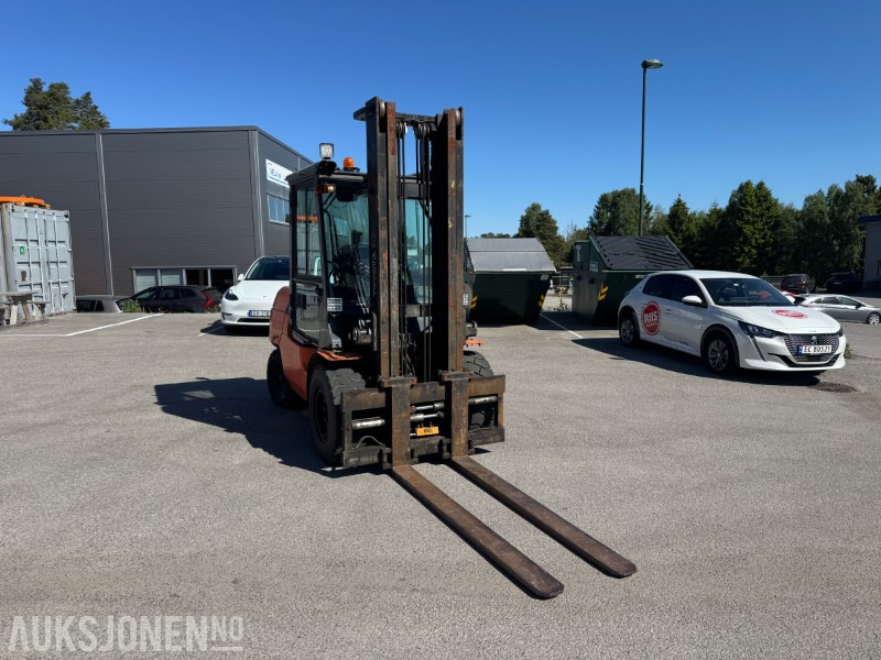 2008 Toyota 02-7FD45 Motvektstruck - Gaffeltruck - معدات المناولة: صورة 3 2008 Toyota 02-7FD45 Motvektstruck - Gaffeltruck - معدات المناولة: صورة 3