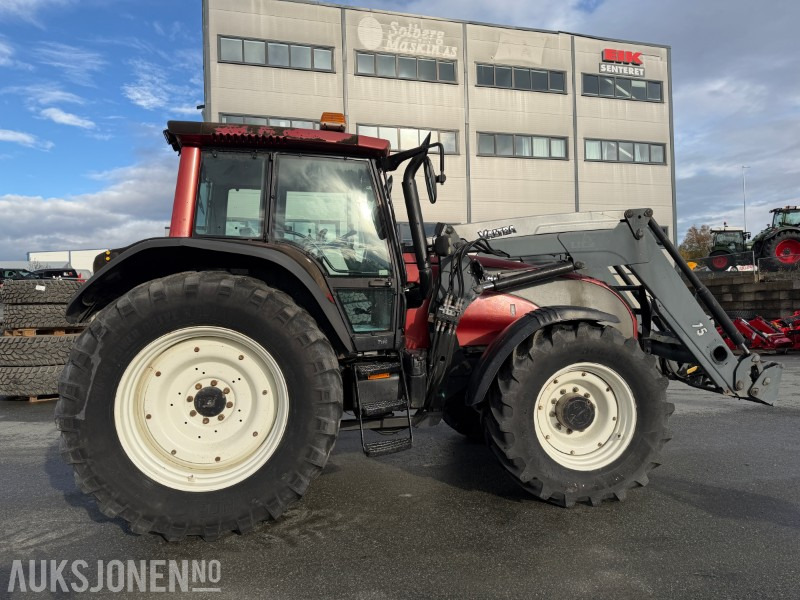 2008 Valtra T-180 Traktor med frontlaster / 1362 timer - جرار: صورة 5 2008 Valtra T-180 Traktor med frontlaster / 1362 timer - جرار: صورة 5