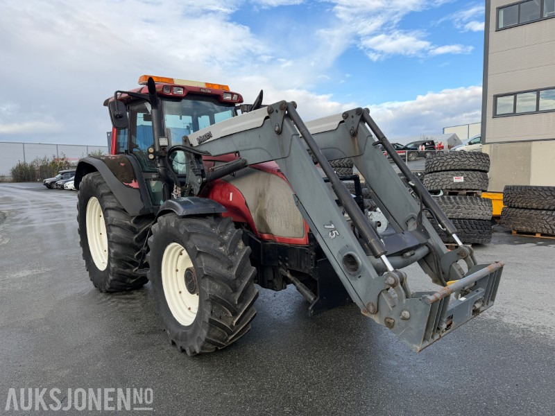 2008 Valtra T-180 Traktor med frontlaster / 1362 timer - جرار: صورة 2 2008 Valtra T-180 Traktor med frontlaster / 1362 timer - جرار: صورة 2