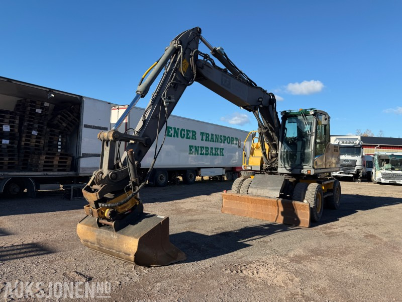 2008 Volvo EW160C Hjulgraver - Pusseskuff - Graveskuff S60 - Tilleggshydraulikk - Engcon tiltrotator - حفارة: صورة 1 2008 Volvo EW160C Hjulgraver - Pusseskuff - Graveskuff S60 - Tilleggshydraulikk - Engcon tiltrotator - حفارة: صورة 1