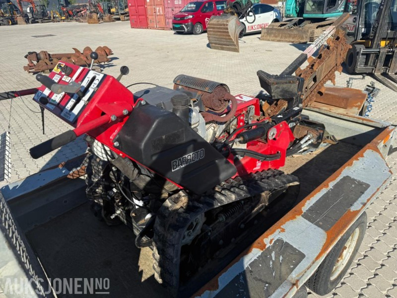 2009 Barreto 1824-KT kjedegraver m/IFOR WILLIAMS GX84 maskinhenger. - معدات البناء: صورة 3 2009 Barreto 1824-KT kjedegraver m/IFOR WILLIAMS GX84 maskinhenger. - معدات البناء: صورة 3