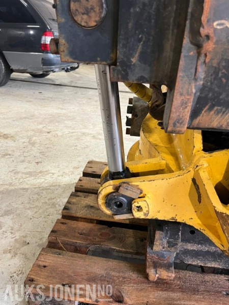 2009 Engcon EC30 Rotortilt - S70 Feste - ملحق - آلات البناء: صورة 3 2009 Engcon EC30 Rotortilt - S70 Feste - ملحق - آلات البناء: صورة 3