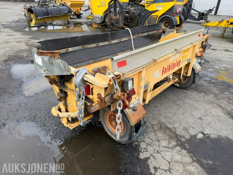 شاحنة 2009 Falköping LB-1000 LU etterhengende strøapparat: صورة 6