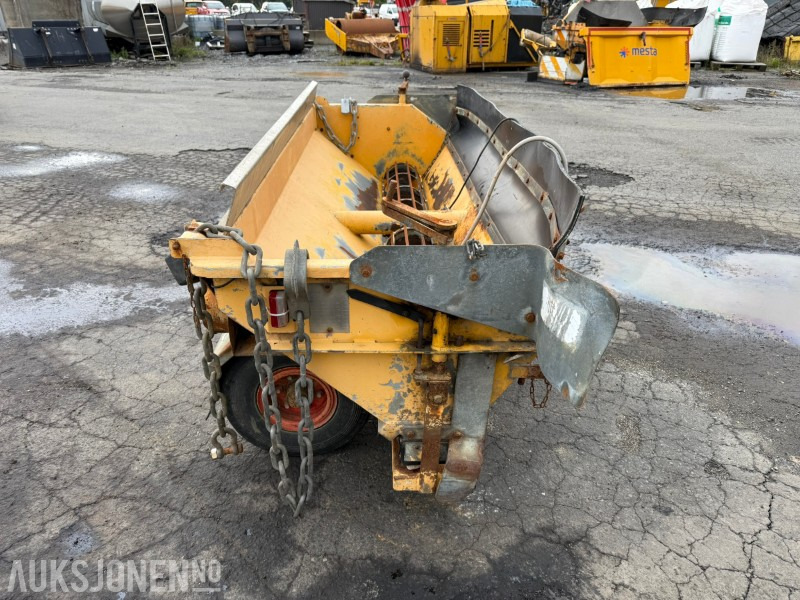 شاحنة 2009 Falköping LB-1000 LU etterhengende strøapparat: صورة 7