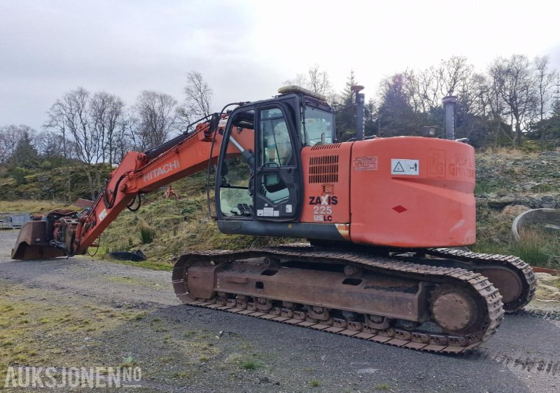 2009 Hitachi ZX225USLC-3 Beltegraver m/GPS/Rototilt med klype/Pusseskuffe, 12800 timer - حفارة: صورة 4 2009 Hitachi ZX225USLC-3 Beltegraver m/GPS/Rototilt med klype/Pusseskuffe, 12800 timer - حفارة: صورة 4