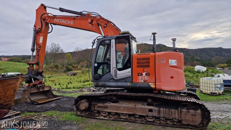 2009 Hitachi ZX225USLC-3 Beltegraver m/GPS/Rototilt med klype/Pusseskuffe, 12800 timer - حفارة: صورة 3 2009 Hitachi ZX225USLC-3 Beltegraver m/GPS/Rototilt med klype/Pusseskuffe, 12800 timer - حفارة: صورة 3