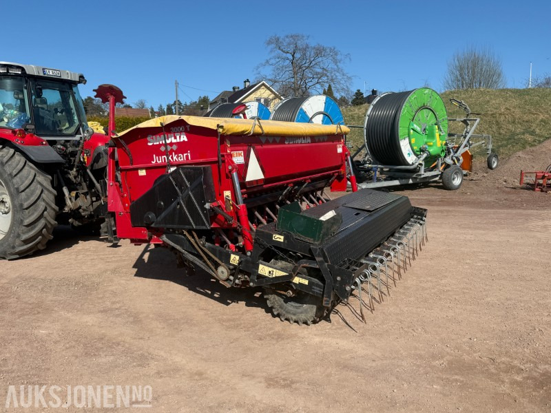2009 Junkkari Simulta 3000t Kombinert såmaskin - الآلات الزراعية: صورة 1 2009 Junkkari Simulta 3000t Kombinert såmaskin - الآلات الزراعية: صورة 1