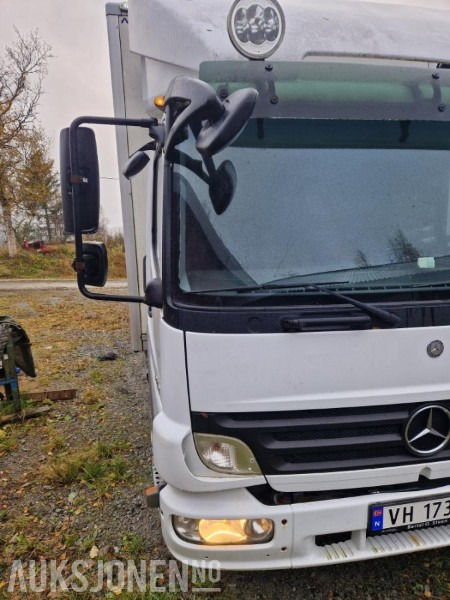 2009 Mercedes-Benz ATEGO 818L todelt skap Bodel Hengerfeste - شاحنة مقفلة: صورة 4 2009 Mercedes-Benz ATEGO 818L todelt skap Bodel Hengerfeste - شاحنة مقفلة: صورة 4