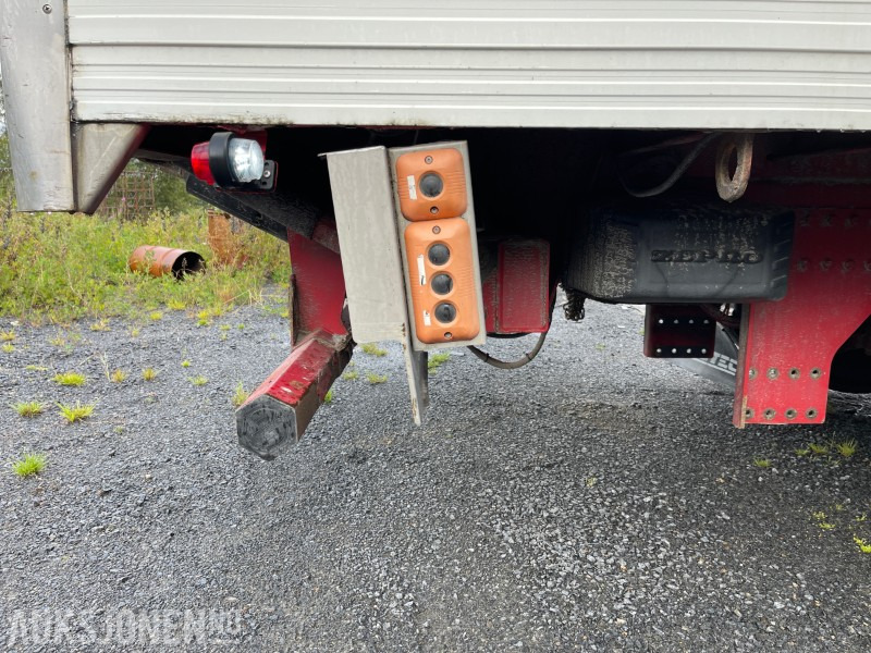شاحنة مقفلة 2009 Scania 480 R-serie Highline Skapbil med full sideåpning og Zepro baklift: صورة 17