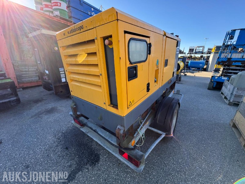 2010 Atlas Copco QAS 40 strømaggregat 40KVA - معدات البناء: صورة 5 2010 Atlas Copco QAS 40 strømaggregat 40KVA - معدات البناء: صورة 5