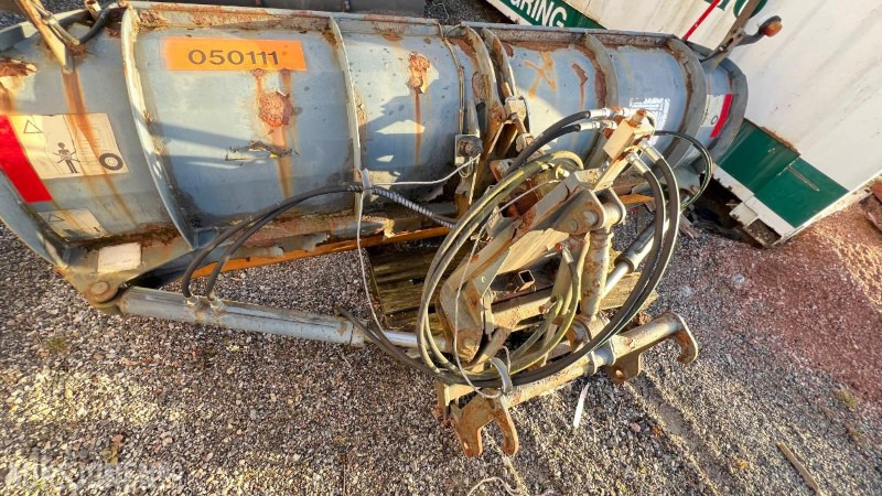 2010 Brøyteskjær - معدات البناء: صورة 3 2010 Brøyteskjær - معدات البناء: صورة 3