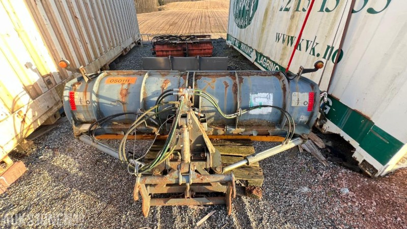 2010 Brøyteskjær - معدات البناء: صورة 1 2010 Brøyteskjær - معدات البناء: صورة 1