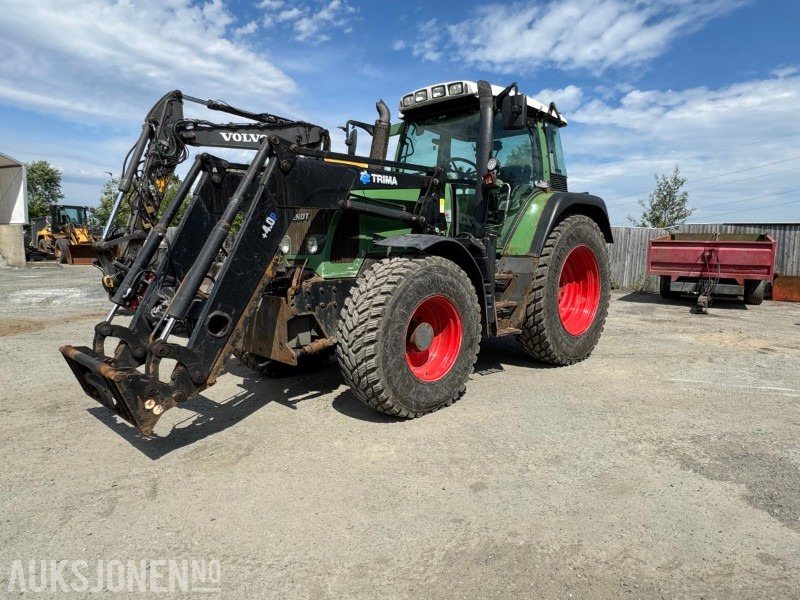 2010 Fendt 412 Vario traktor m/Trima frontlaster –9793 t – V-plog + ekstra hjulsett inkl. - جرار: صورة 1 2010 Fendt 412 Vario traktor m/Trima frontlaster –9793 t – V-plog + ekstra hjulsett inkl. - جرار: صورة 1