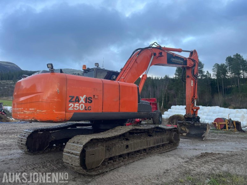 2010 Gravemaskin - Hitachi 250 LC - حفارة: صورة 3 2010 Gravemaskin - Hitachi 250 LC - حفارة: صورة 3